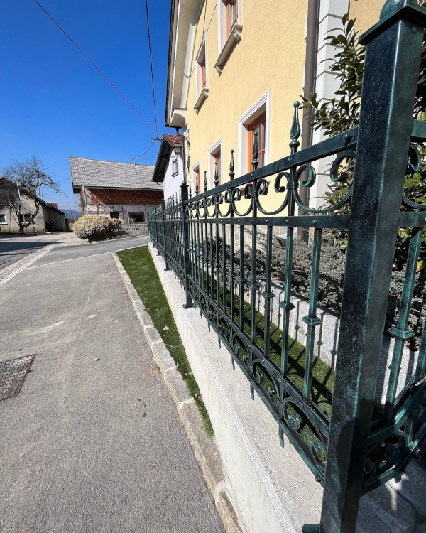 Dvoriščna ograja 25