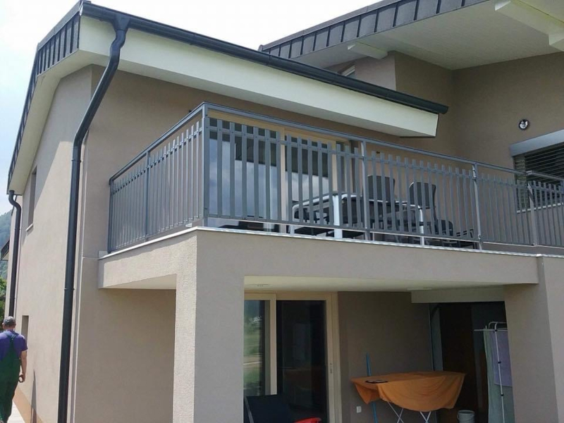 Moderna balkonska ograja 1