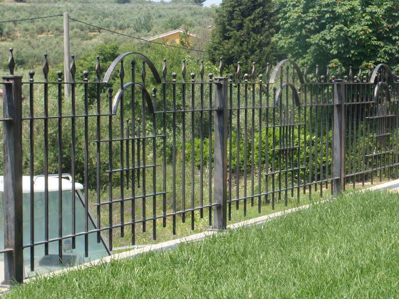 Dvoriščna ograja 10