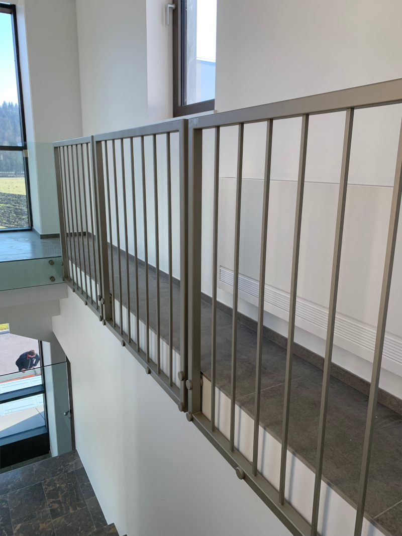 Stopniščna ograja 6